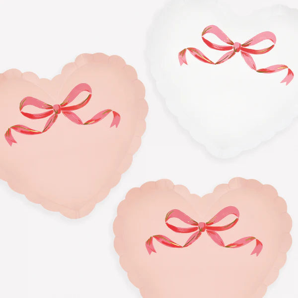 Platos de corazón con lazo (x8)