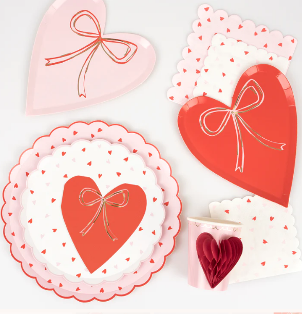 Platos pequeños con estampado de corazón (x 8)