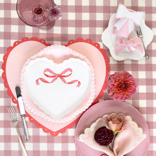 Platos de corazón con lazo (x8)