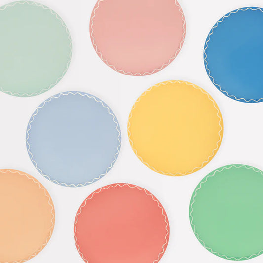 Platos pequeños de colores (x8)